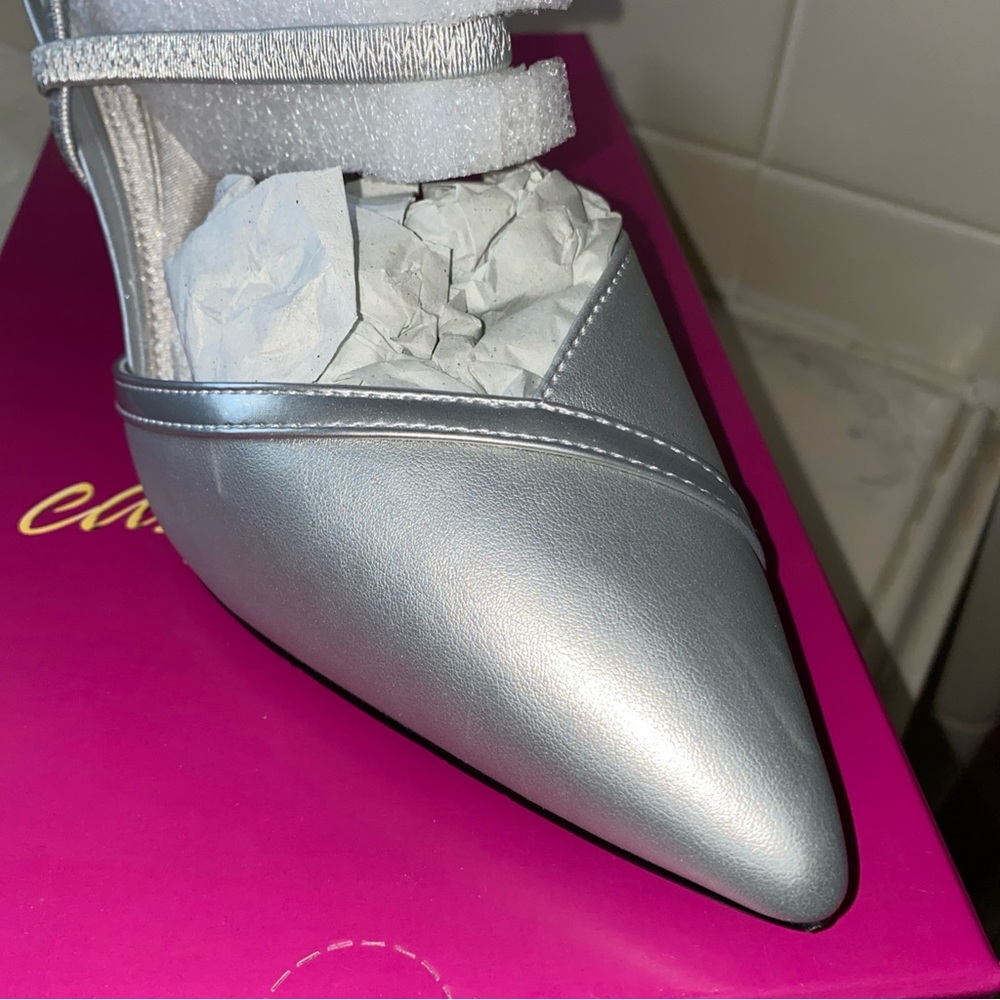 Easy Street Silver Women's Heels - Picture 7 of 7